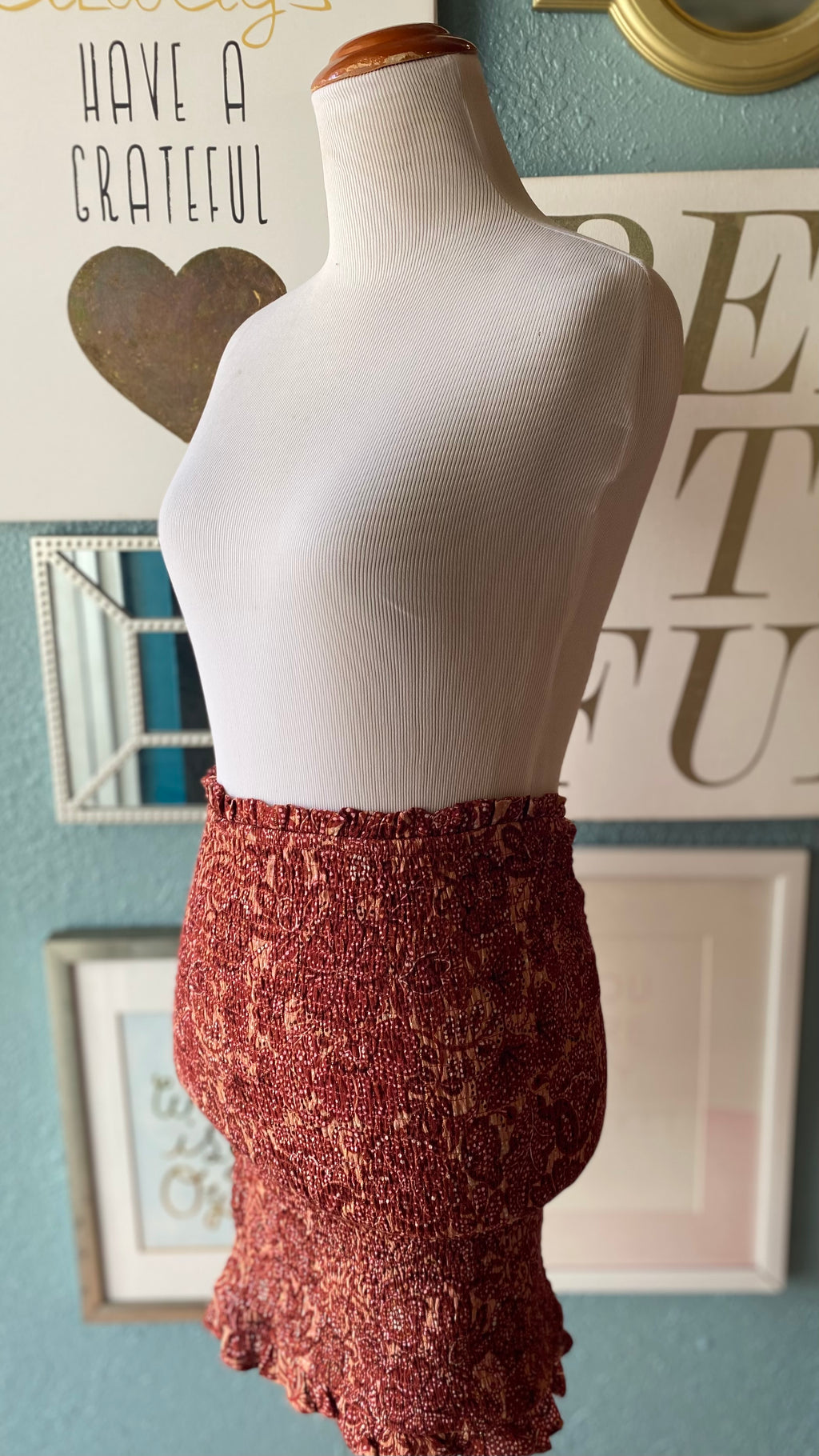 Olivaceous Red Paisley Pencil Skirt