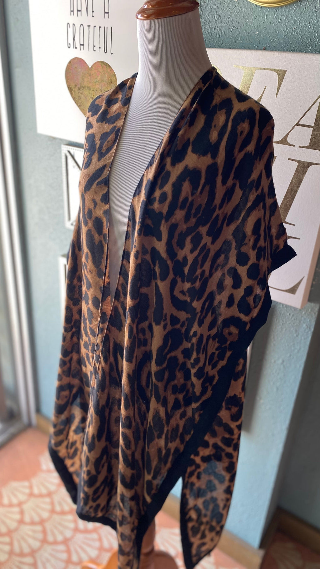 Riah Black Cheetah Kimono